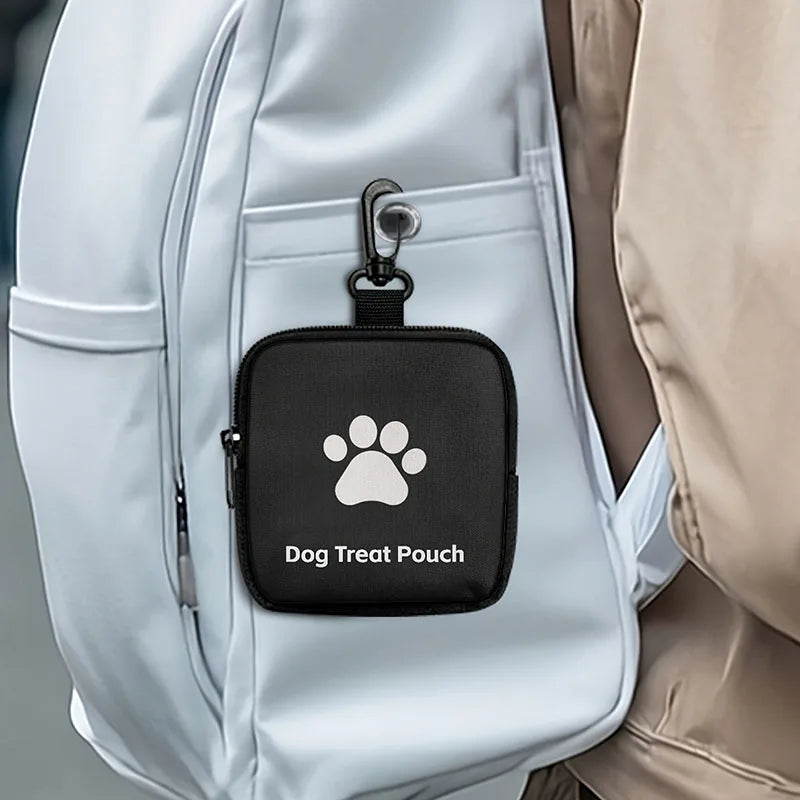 1Pcs 11×11×3cm Portable Dog Treat Bag Outdoor Training Dog Food Pocket with Hooks Multifunctional Dog Reward Bags Pet Supplies - CarrieOnExpress